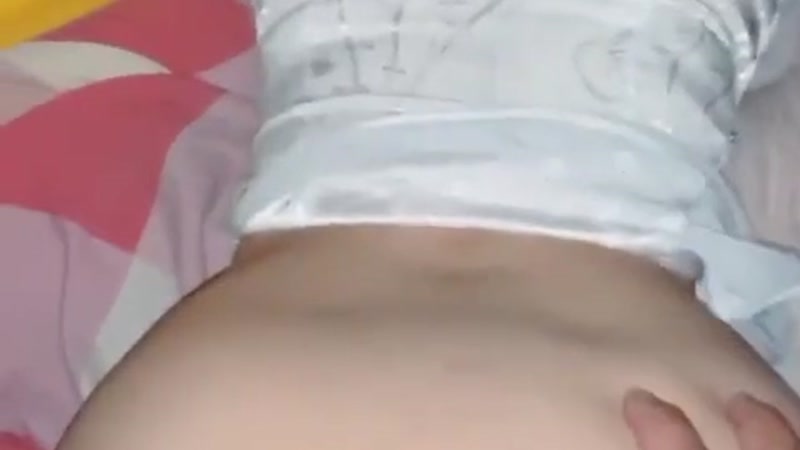 Đeo bao vào địt lồn bạn gái