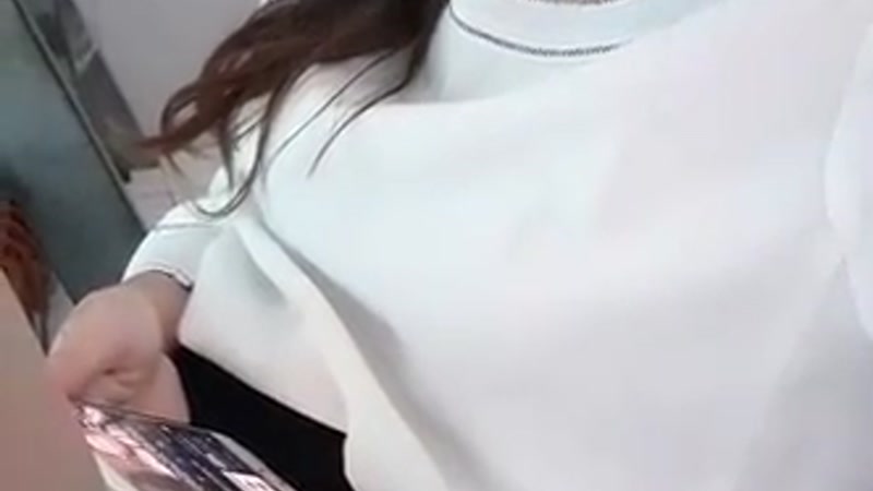 Sờ nghịch buồi anh đồng nghiệp dâm dục