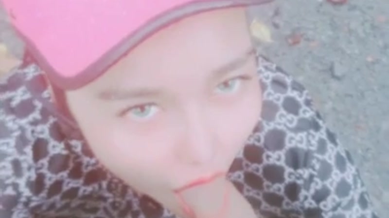 Gái dâm bú cu ngoài đường dâm vô cùng