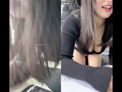 Xoạc lồn con em xinh trong lớp học sung sướng