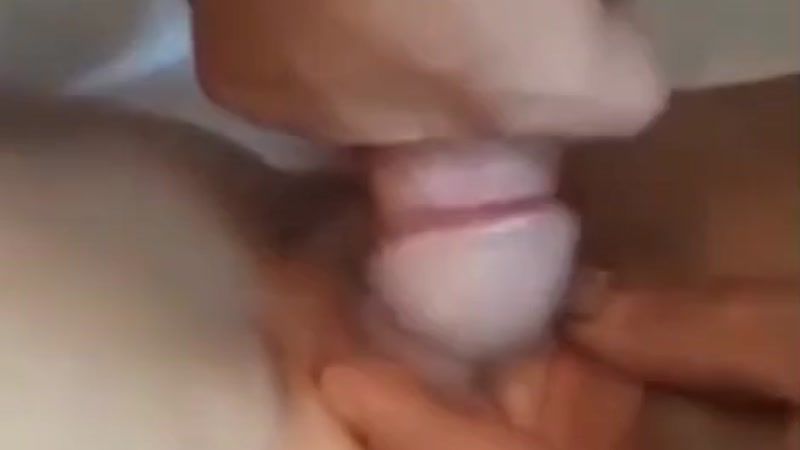 Chuốc thuốc chịch cô bạn gái dâm không bao