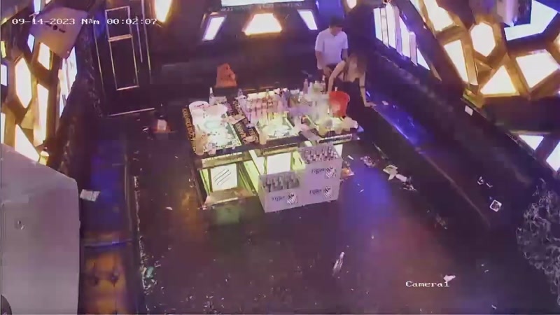 Nhìn trộm cam trong phòng hát dâm vl