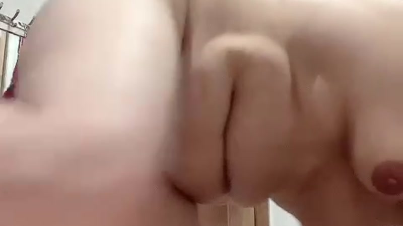 Cô em dâm khoe lồn ngon múp cưỡi ngựa phê vô cùng